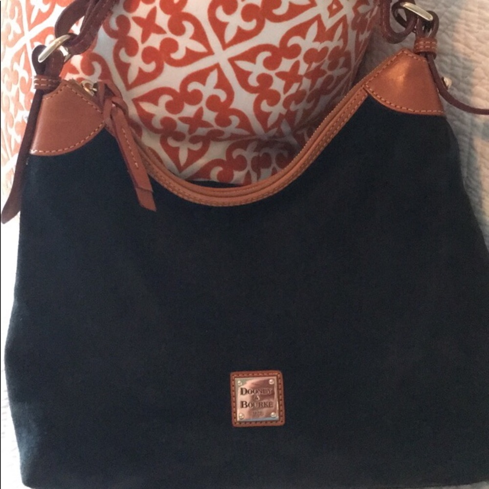 Classy Dooney and Bourke bucket bag